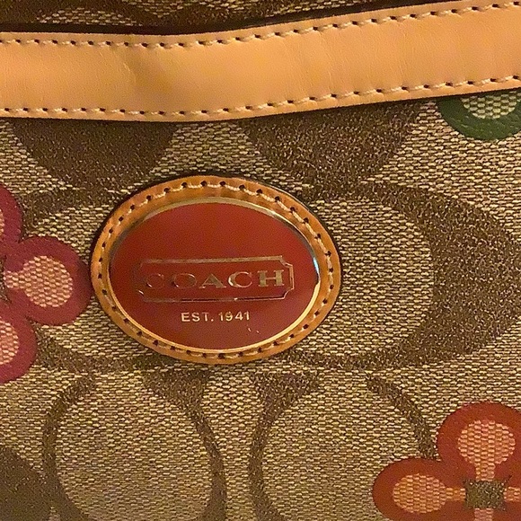 Coach PEYTON Signature Clover East West Duffle Bag - Picture 2 of 7